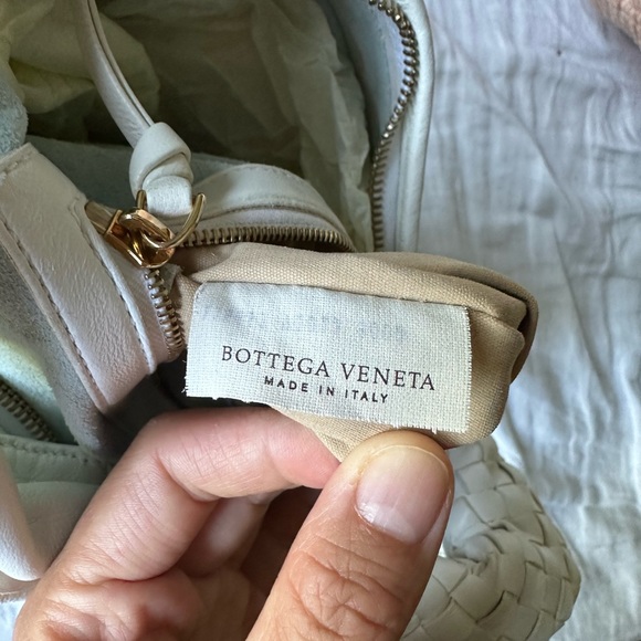 Vintage Bottega Veneta Medium White Intrecciato Hobo - Picture 12 of 16